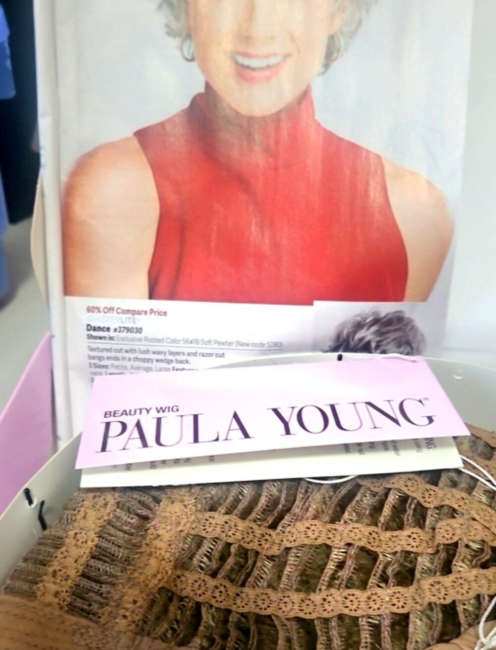 PAULA YOUNG WiG New In Box Whisper Light dance Sunkissed Blond - Picture 11 of 15